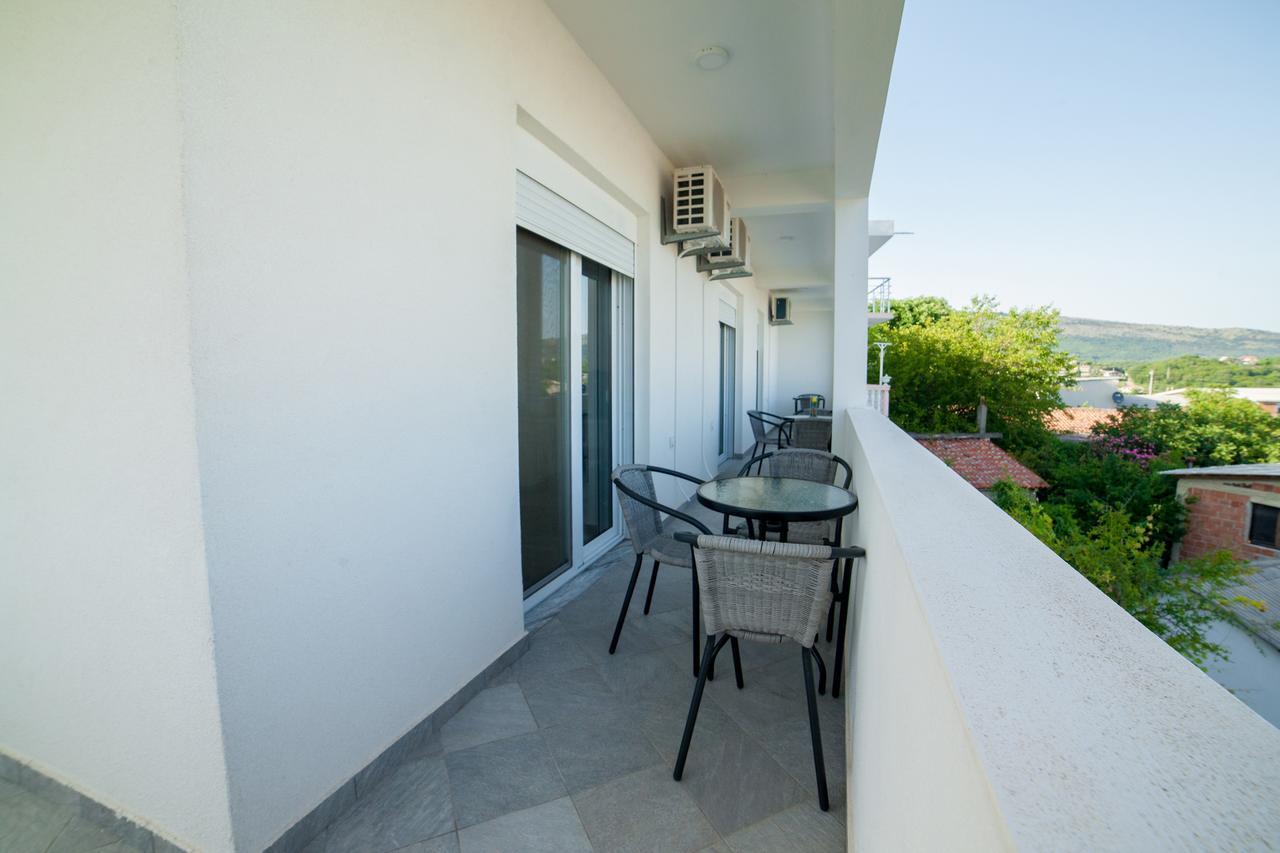 Apartments Rex Ulcinj Exterior photo