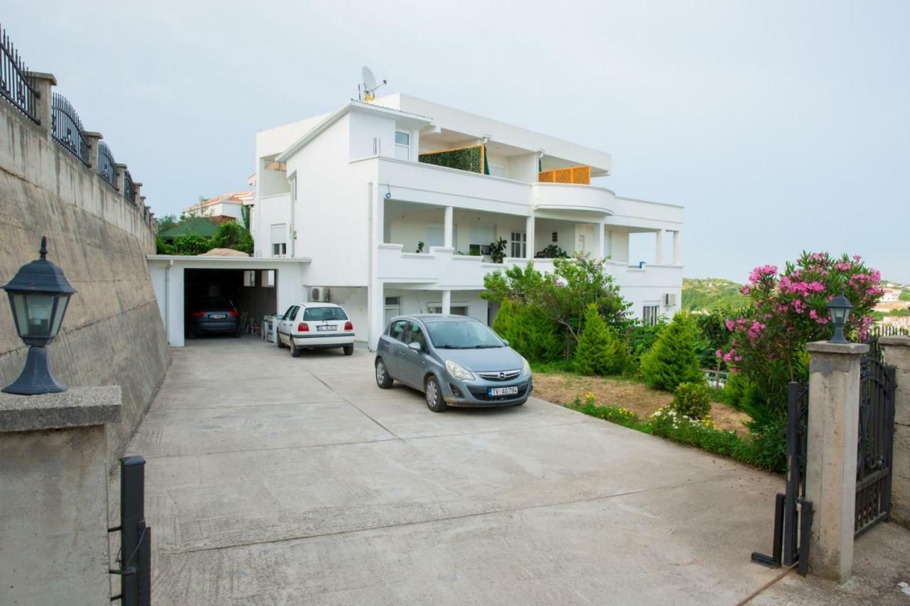 Apartments Rex Ulcinj Exterior photo